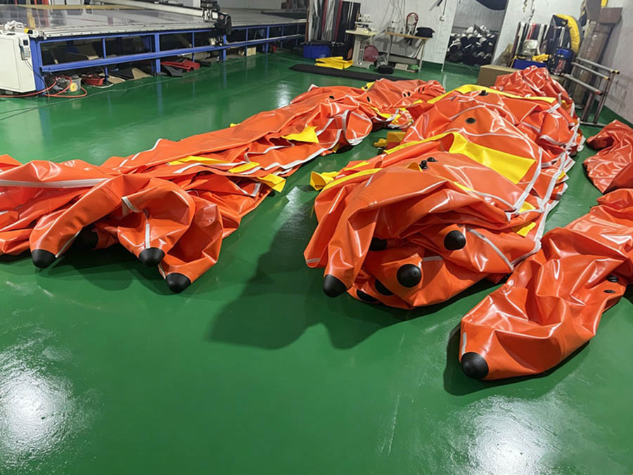 Inflatable rescue boat